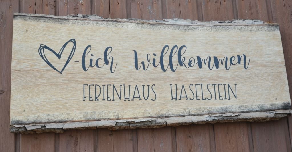 Willkommensschild Ferienhaus Haselstein